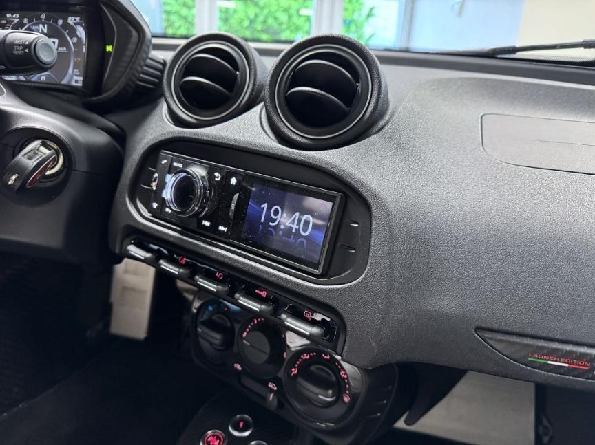 Alfa Romeo 4C 1,8 16V TBI TCT 240k LAUNCH EDITION