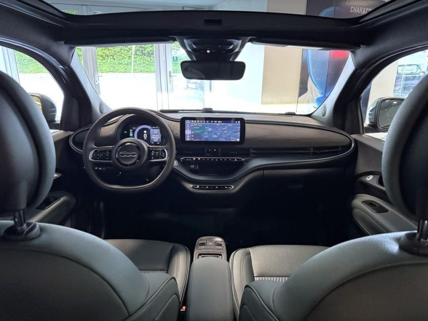 Fiat 500e BEV Giorgio Armani 320km 42 kWh 118k *231*