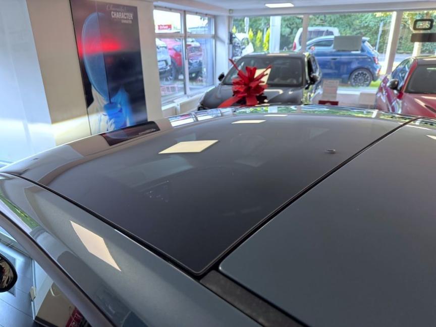 Fiat 500e BEV Giorgio Armani 320km 42 kWh 118k *231*
