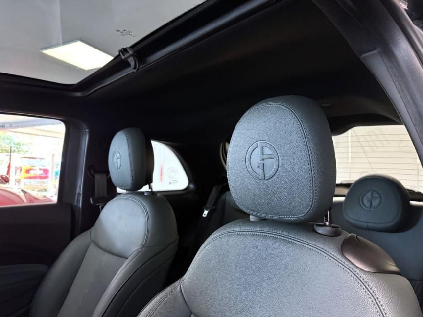 Fiat 500e BEV Giorgio Armani 320km 42 kWh 118k *231*