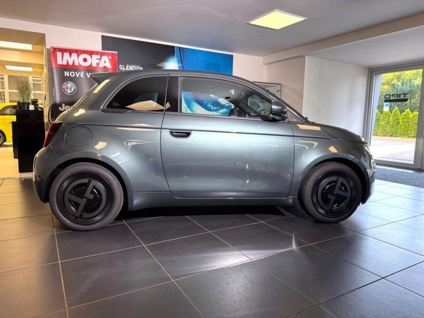 Fiat 500e BEV Giorgio Armani 320km 42 kWh 118k *231*