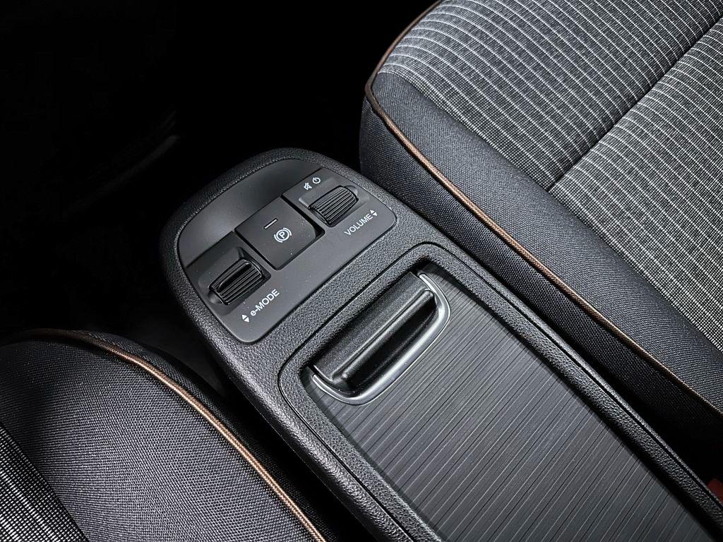 Fiat osobní 500e BEV Icon 3+1 320km 42 kWh 118k *330* k