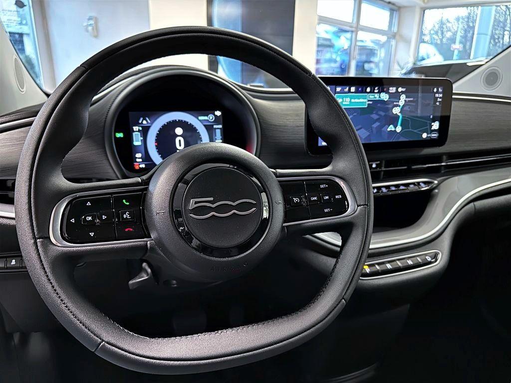 Fiat osobní 500e BEV Icon 3+1 320km 42 kWh 118k *330* k