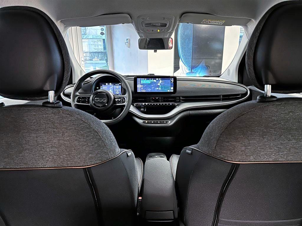 Fiat osobní 500e BEV Icon 3+1 320km 42 kWh 118k *330* k