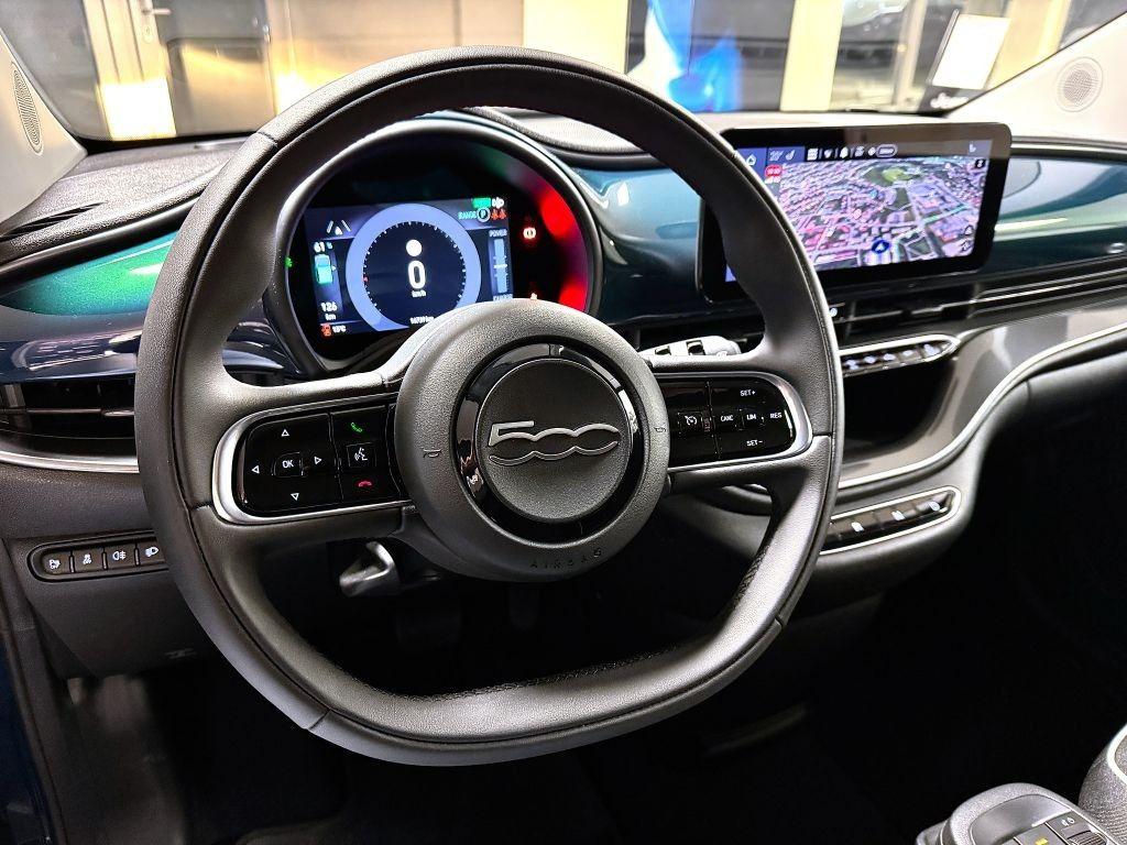 Fiat osobní 500e BEV Icon 320km 42 kWh 118k reg. 06/2023