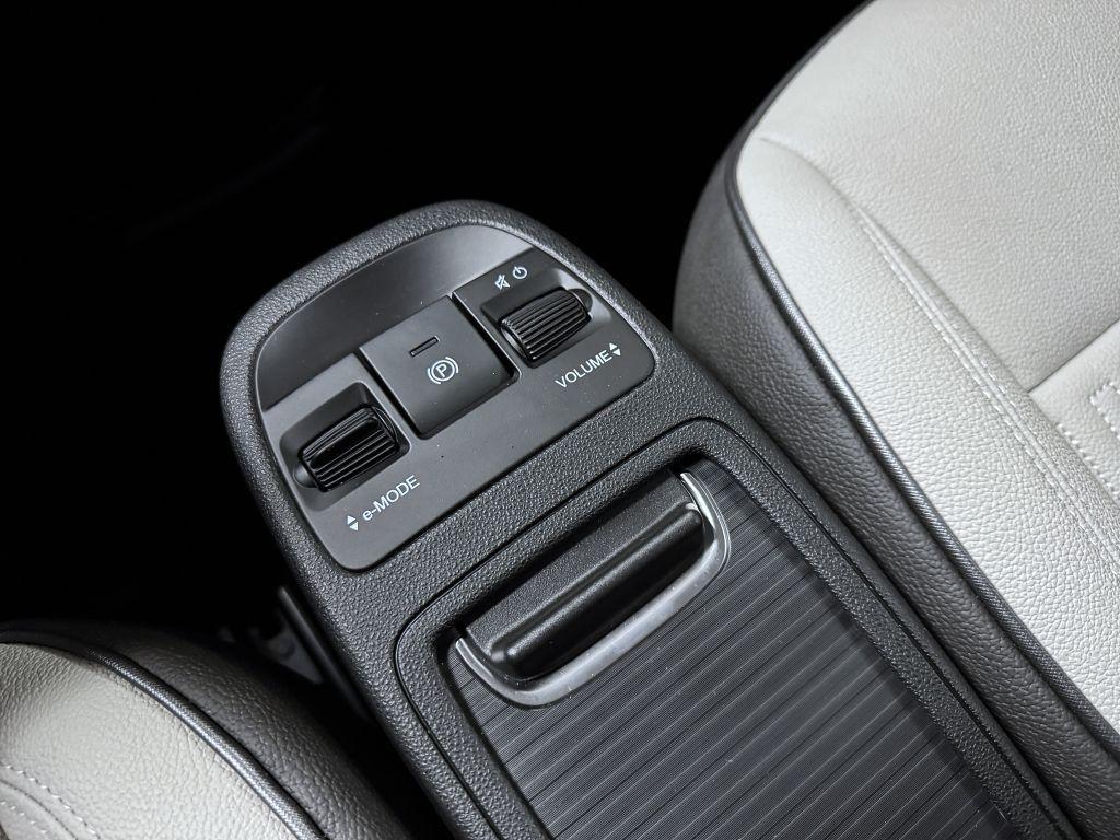Fiat osobní 500e BEV La Prima 3+1 320km 42 kWh 118k *076*