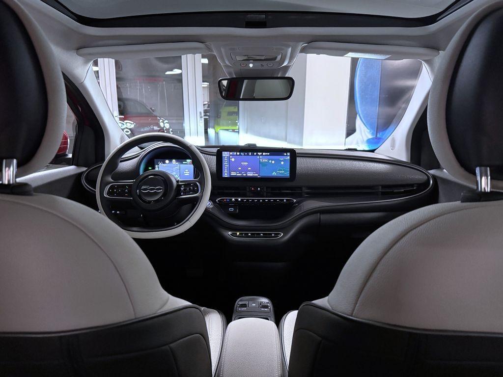Fiat osobní 500e BEV La Prima 320km 42 kWh 118k *264*