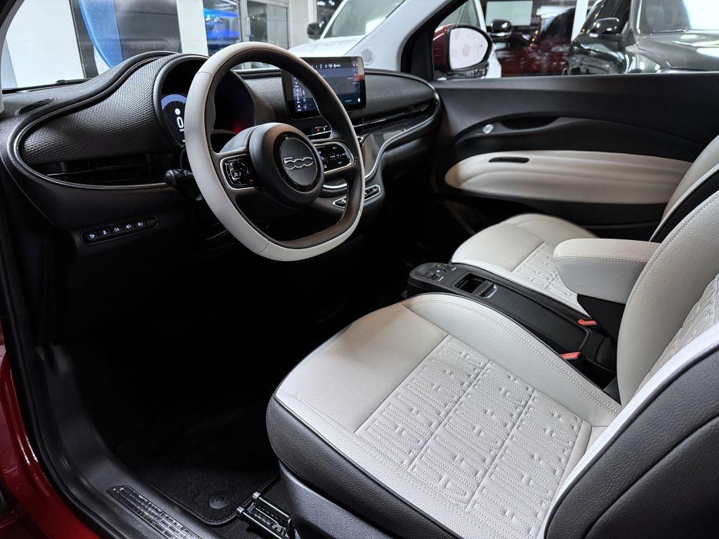 Fiat osobní 500e BEV La Prima 320km 42 kWh 118k *264*