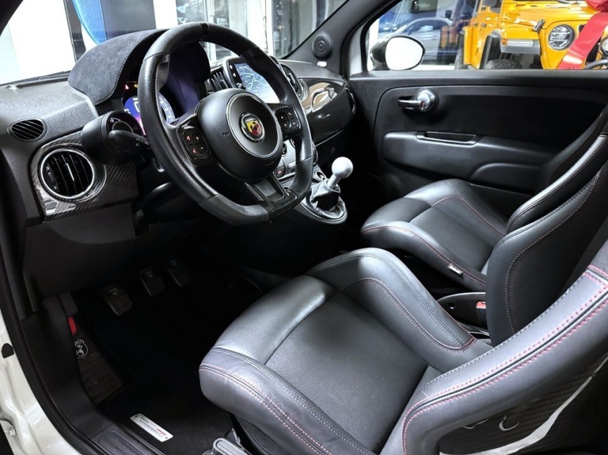 Abarth 595 1.4 T-Jet 180k MT Esseesse