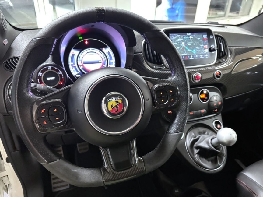 Abarth 595 1.4 T-Jet 180k MT Esseesse