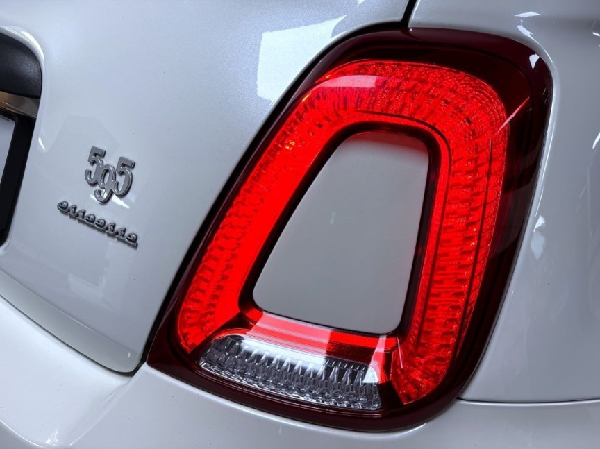 Abarth 595 1.4 T-Jet 180k MT Esseesse