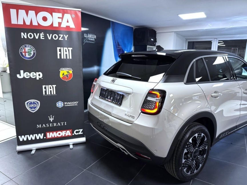 Fiat 600 1.2 Turbo Hybrid 145k MHEV eDCT6 La Prima *251* e