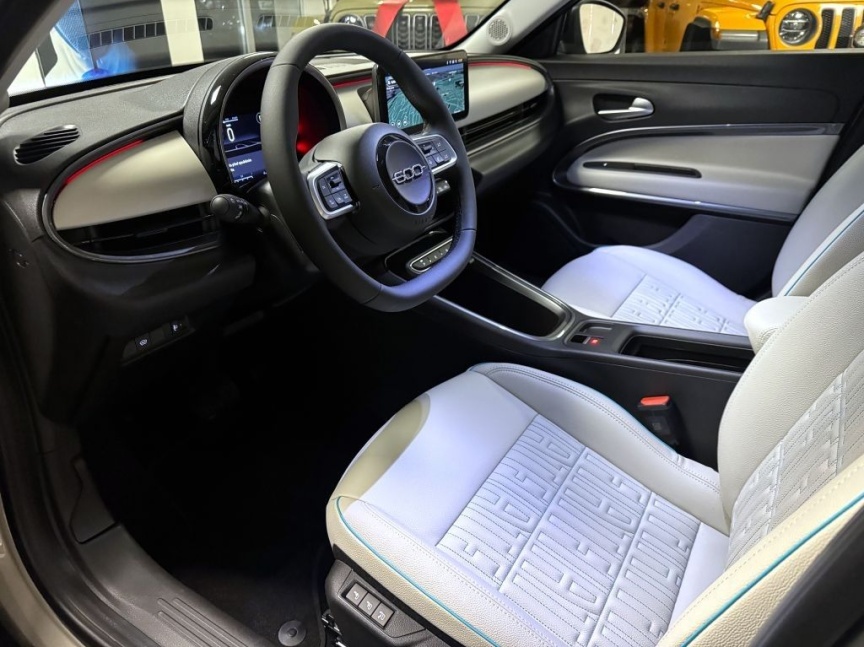 Fiat 600 1.2 Turbo Hybrid 145k MHEV eDCT6 La Prima *251* e