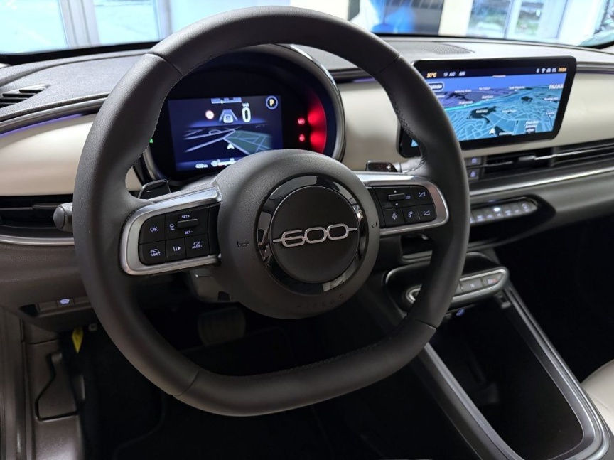 Fiat 600 1.2 Turbo Hybrid 145k MHEV eDCT6 La Prima B312