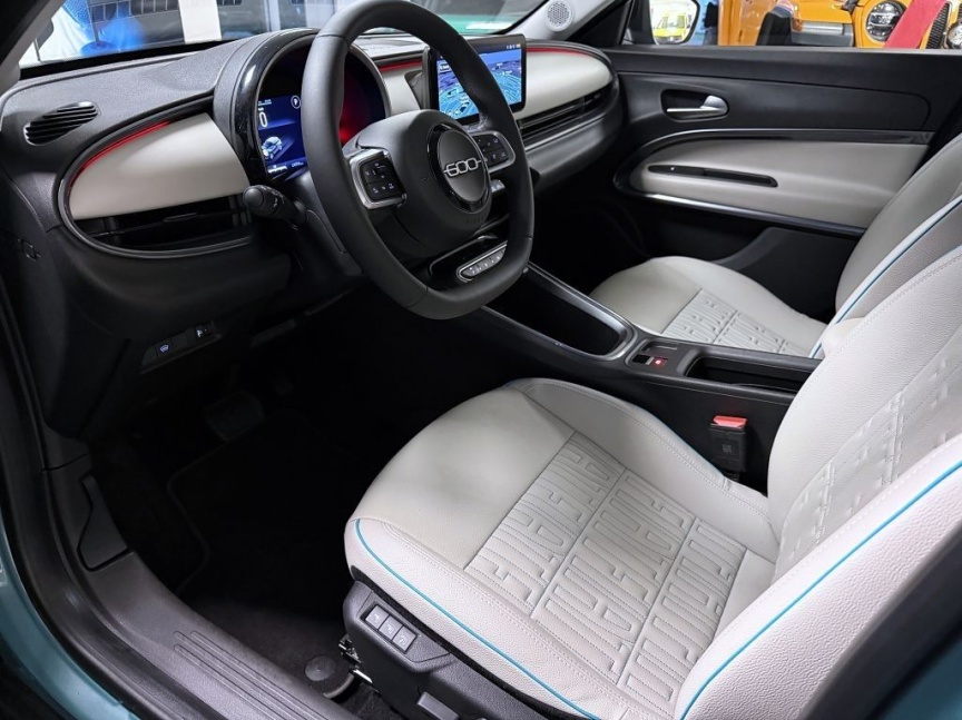 Fiat 600 1.2 Turbo Hybrid 145k MHEV eDCT6 La Prima B390