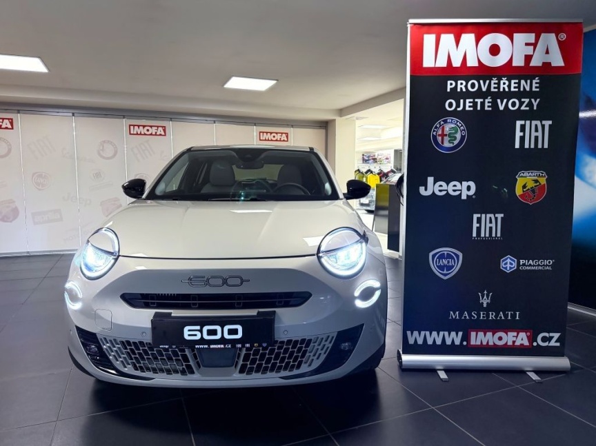 Fiat 600 1.2 Turbo Hybrid 145k MHEV eDCT6 La Prima B924