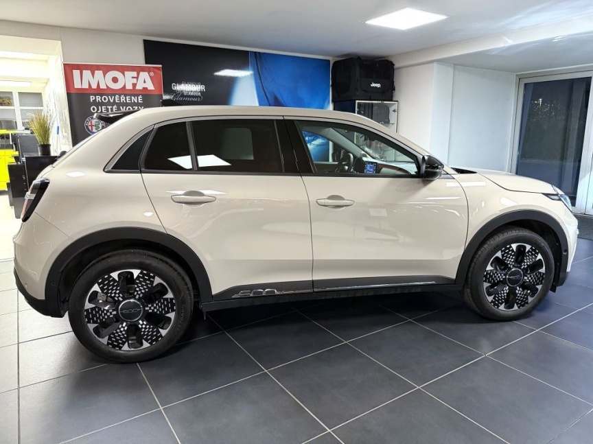 Fiat 600 1.2 Turbo Hybrid 145k MHEV eDCT6 La Prima B924