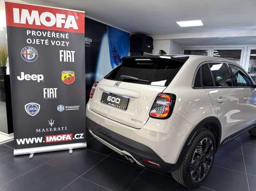 Fiat 600 1.2 Turbo Hybrid 145k MHEV eDCT6 La Prima B924