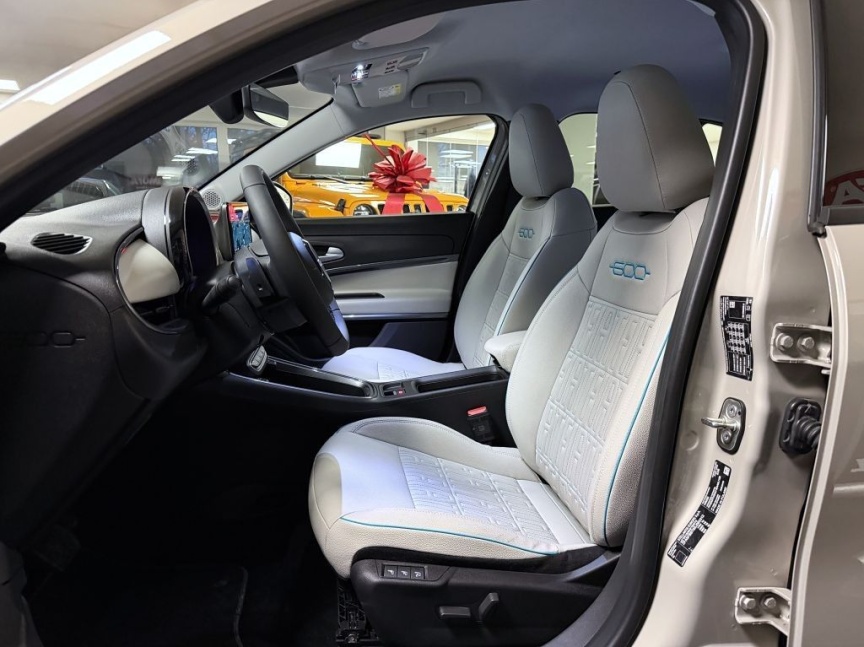 Fiat 600 1.2 Turbo Hybrid 145k MHEV eDCT6 La Prima B924