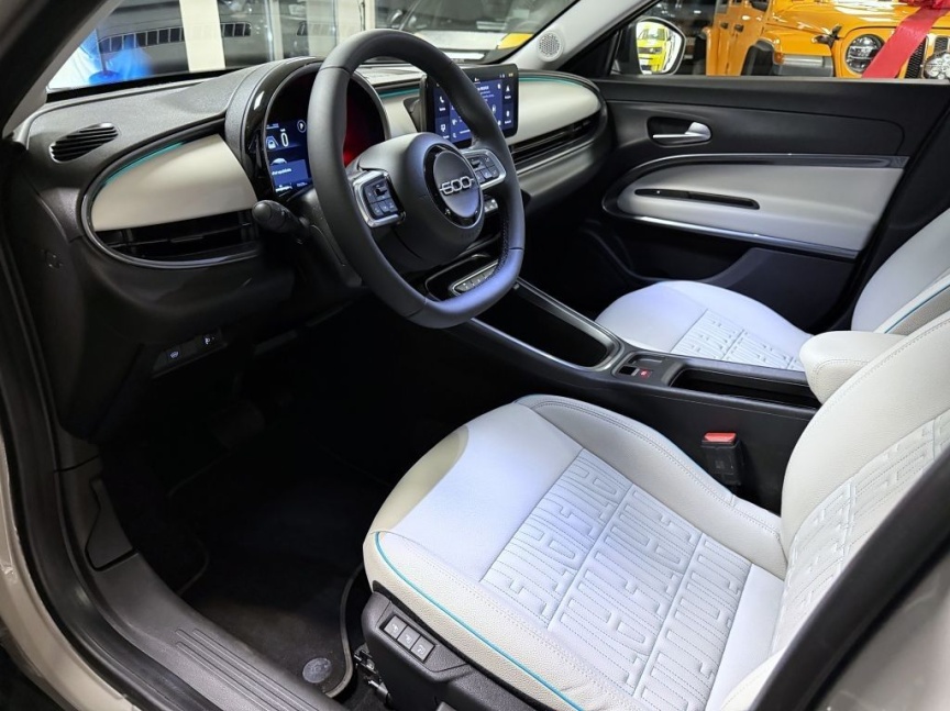 Fiat 600 1.2 Turbo Hybrid 145k MHEV eDCT6 La Prima