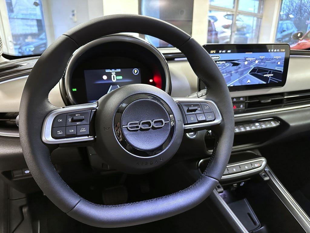 Fiat osobní 600e BEV 54 kWh 156k La Prima *190* e