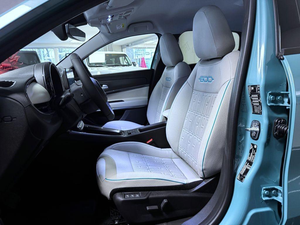 Fiat osobní 600e BEV 54 kWh 156k La Prima *935*