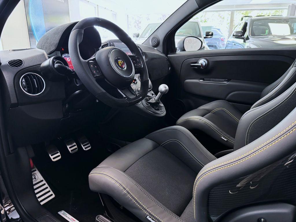Abarth 695 1.4 Turbo T-Jet 180k MT 75th Anniversario *630*