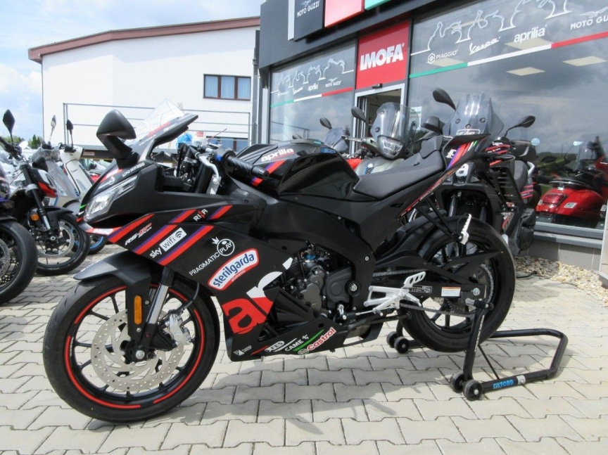 Aprilia RS 125 GP replica "BEZZ"