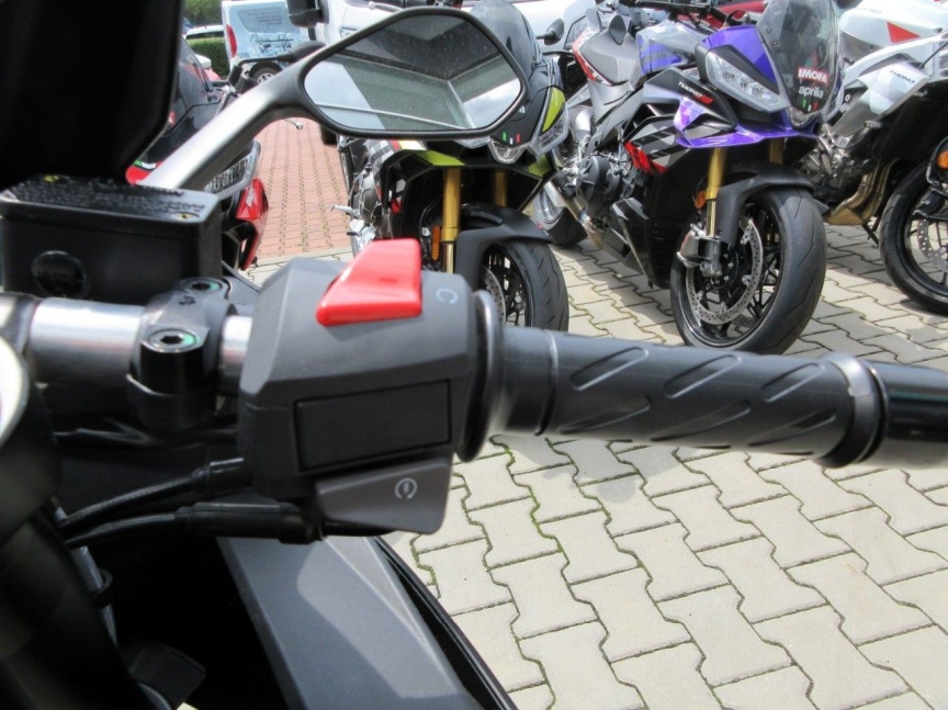 Aprilia RS 125 GP replica "BEZZ"