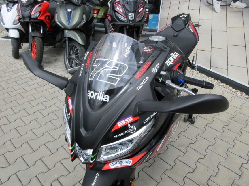 Aprilia RS 125 GP replica "BEZZ"