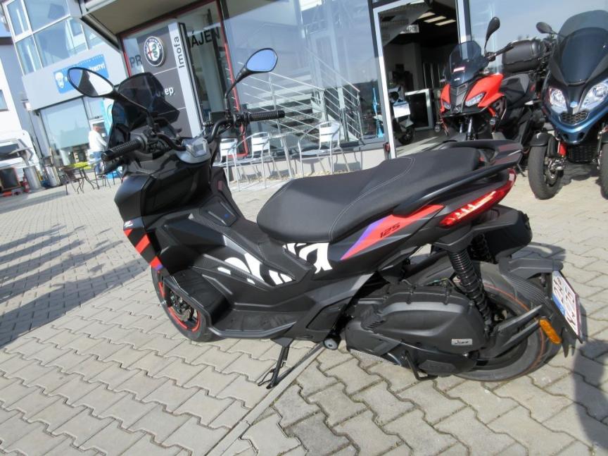 Aprilia SR GT 125 GP Replica e5