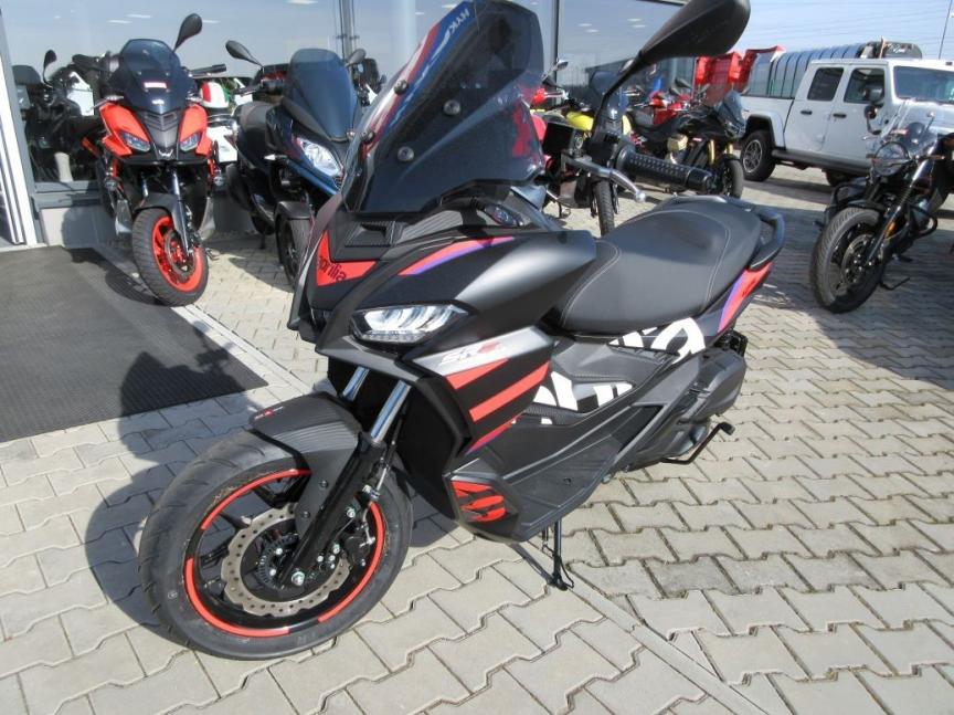 Aprilia SR GT 125 GP Replica e5