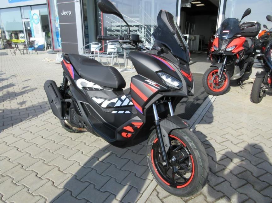 Aprilia SR GT 125 GP Replica e5