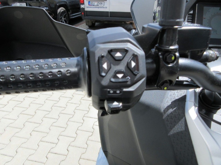 Aprilia SR GT 400