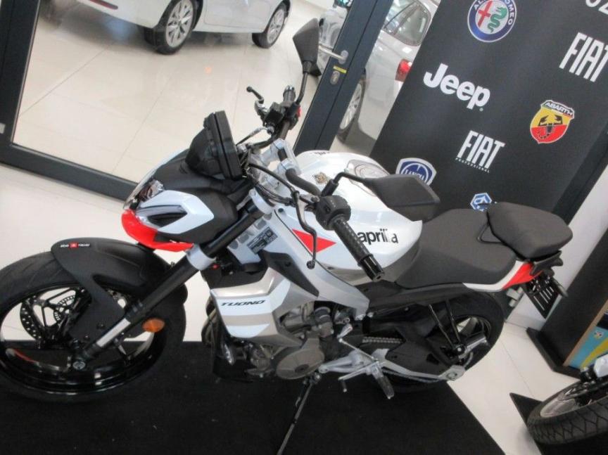 Aprilia Tuono 457
