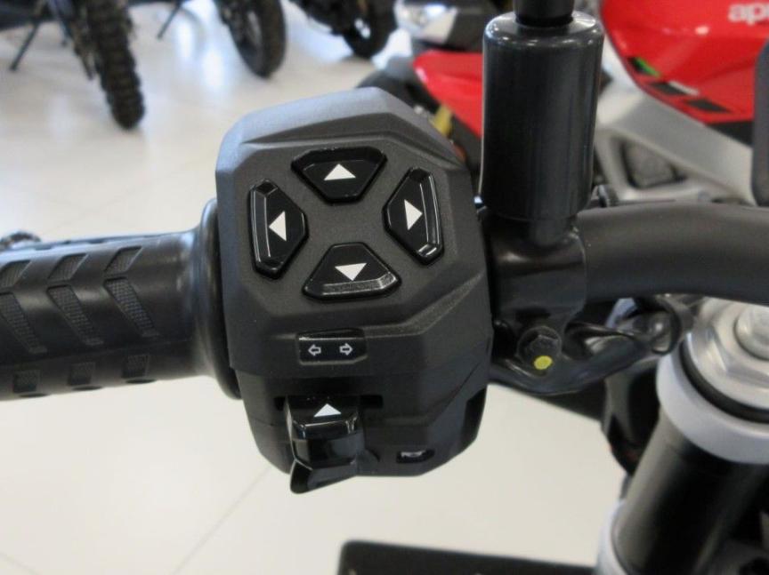 Aprilia Tuono 457
