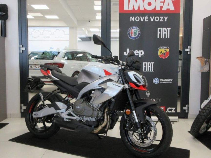 Aprilia Tuono 457