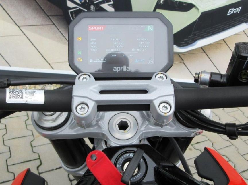 Aprilia Tuono 457