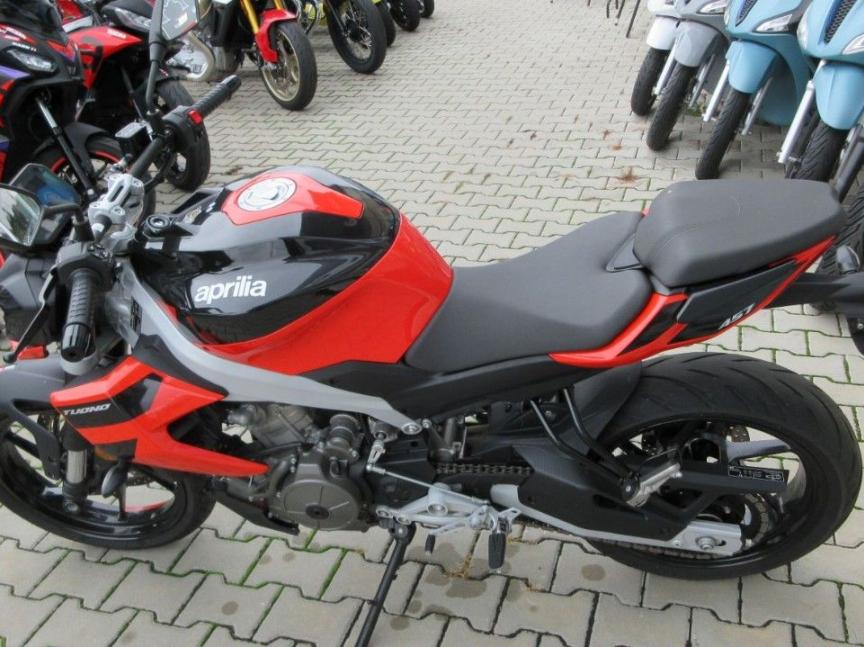 Aprilia Tuono 457