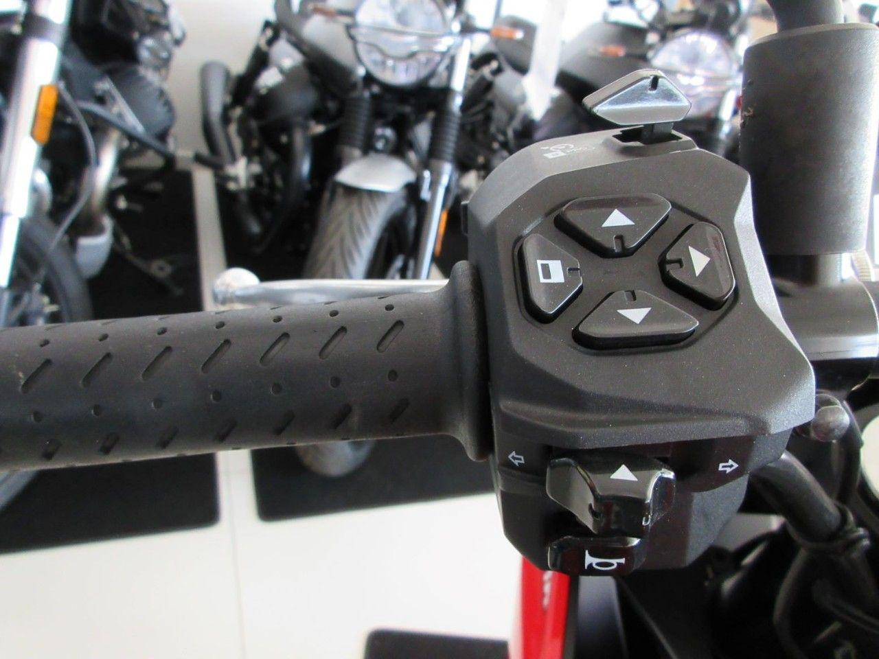 Aprilia Tuono 660
