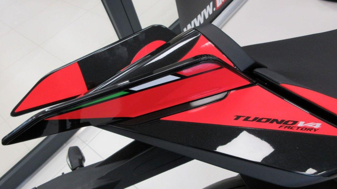 Aprilia Tuono V4 1100 Factory MY2025