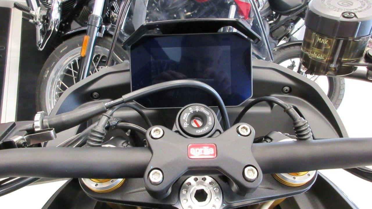 Aprilia Tuono V4 1100 Factory MY2025