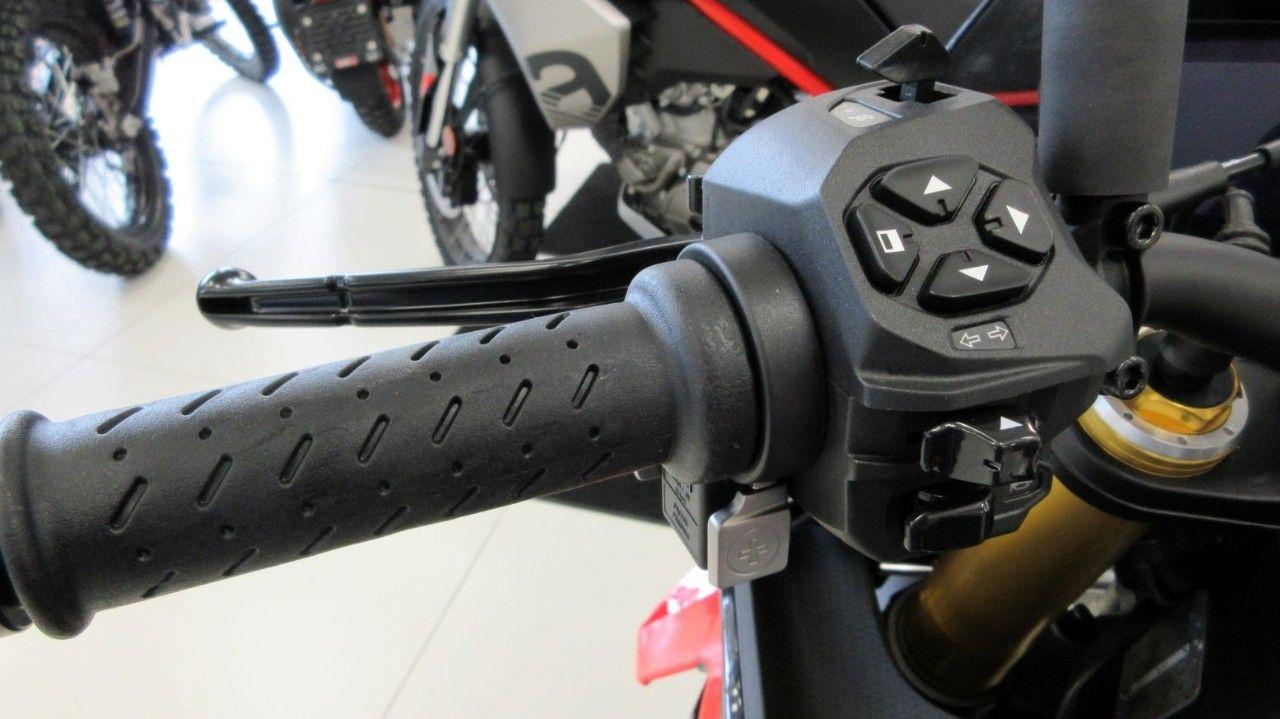 Aprilia Tuono V4 1100 Factory MY2025