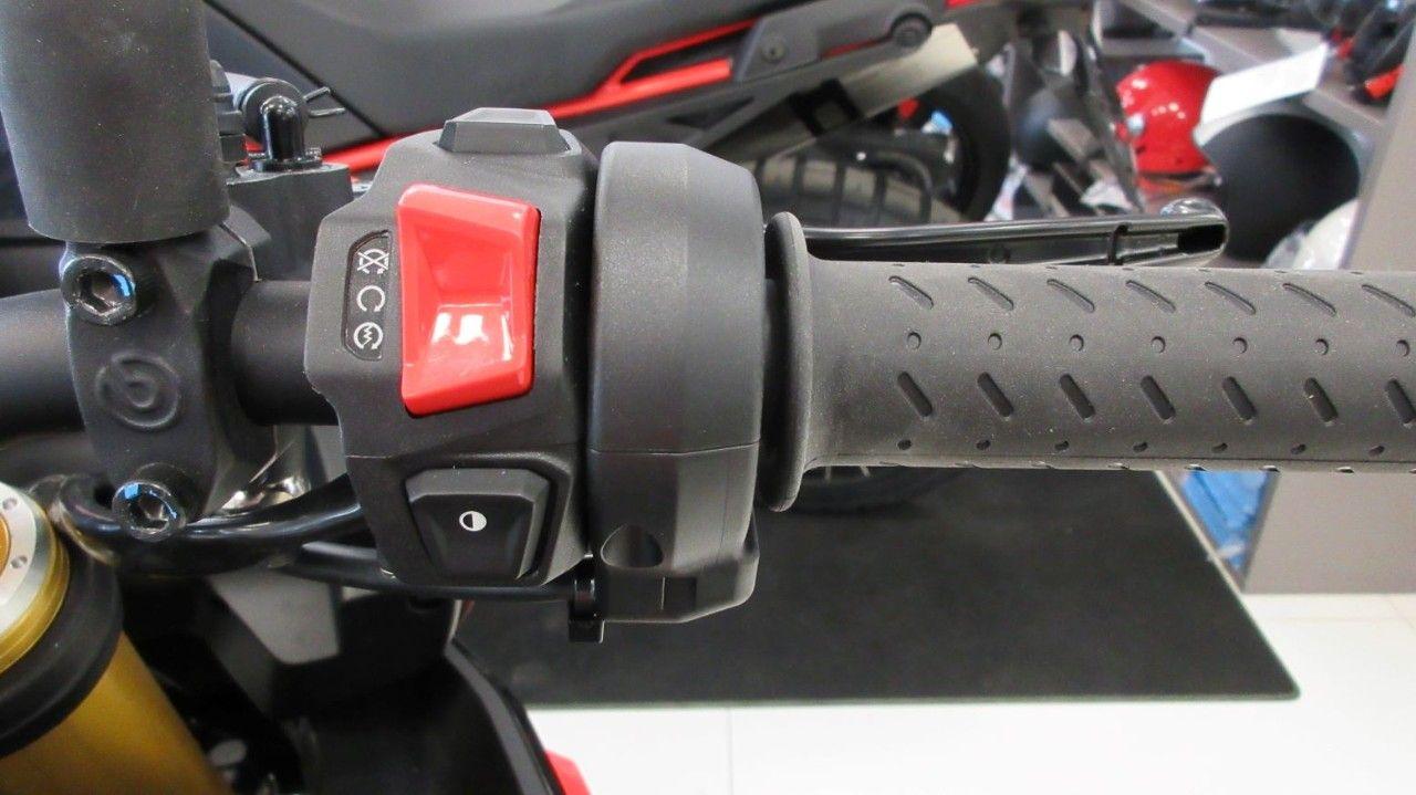 Aprilia Tuono V4 1100 Factory MY2025
