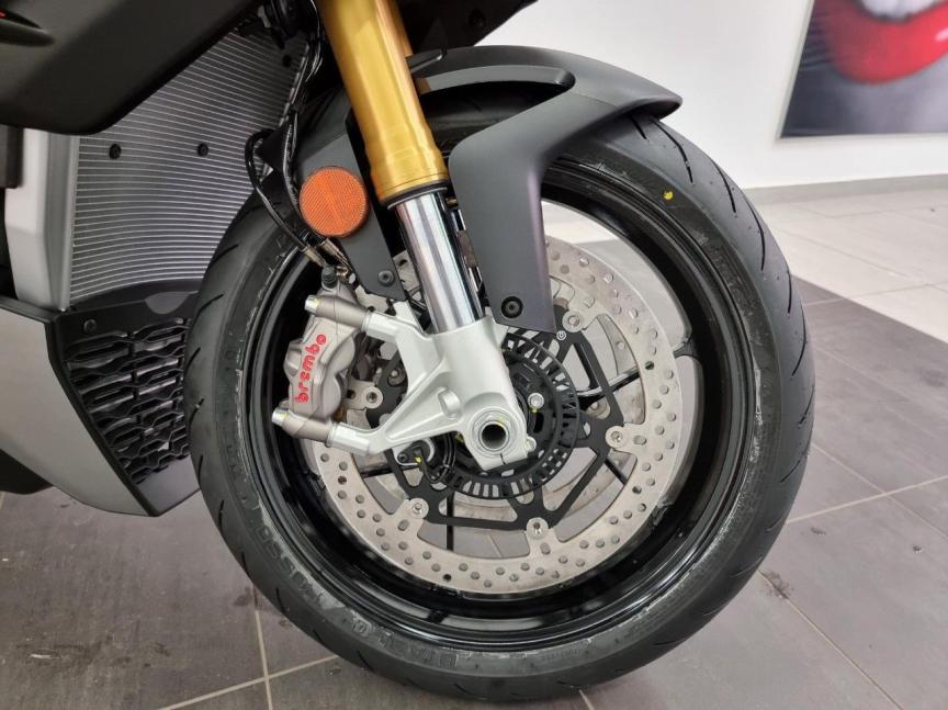 Aprilia Tuono V4 1100 RR e5