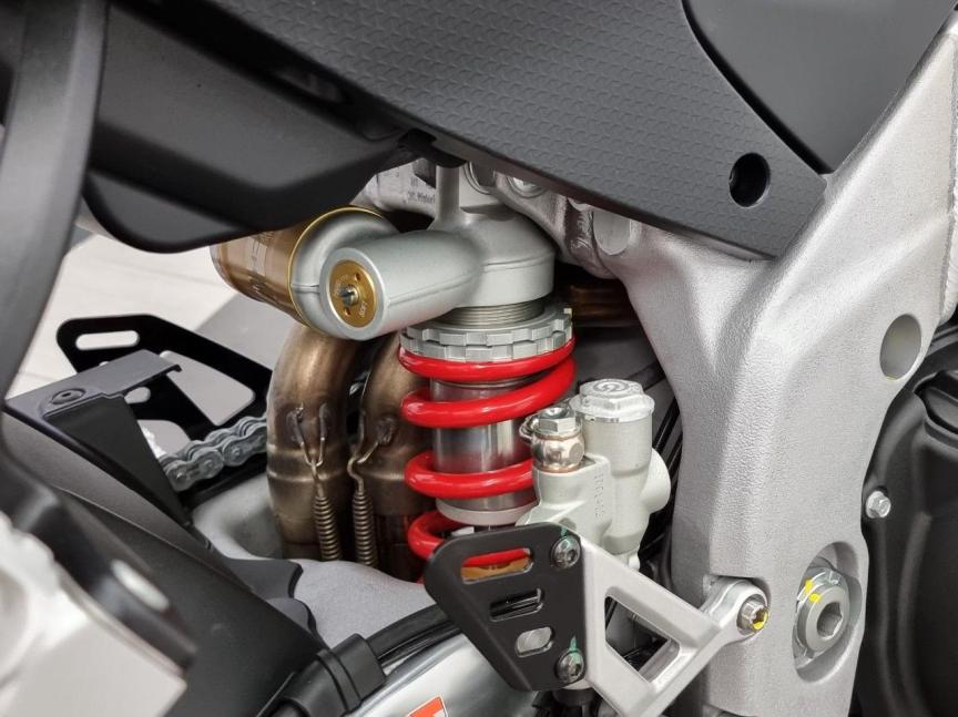 Aprilia Tuono V4 1100 RR e5