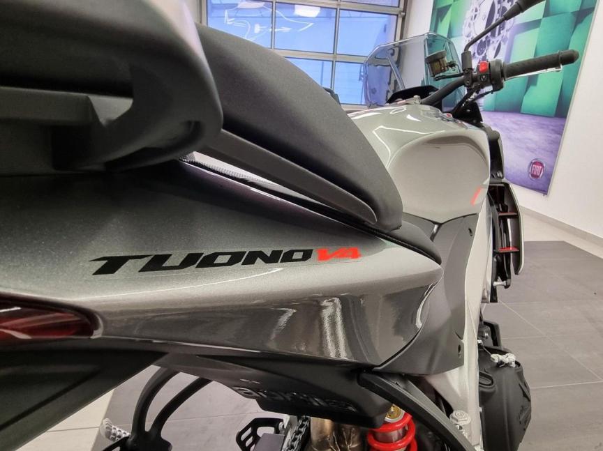 Aprilia Tuono V4 1100 RR e5