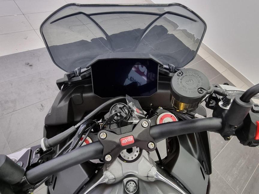 Aprilia Tuono V4 1100 RR e5