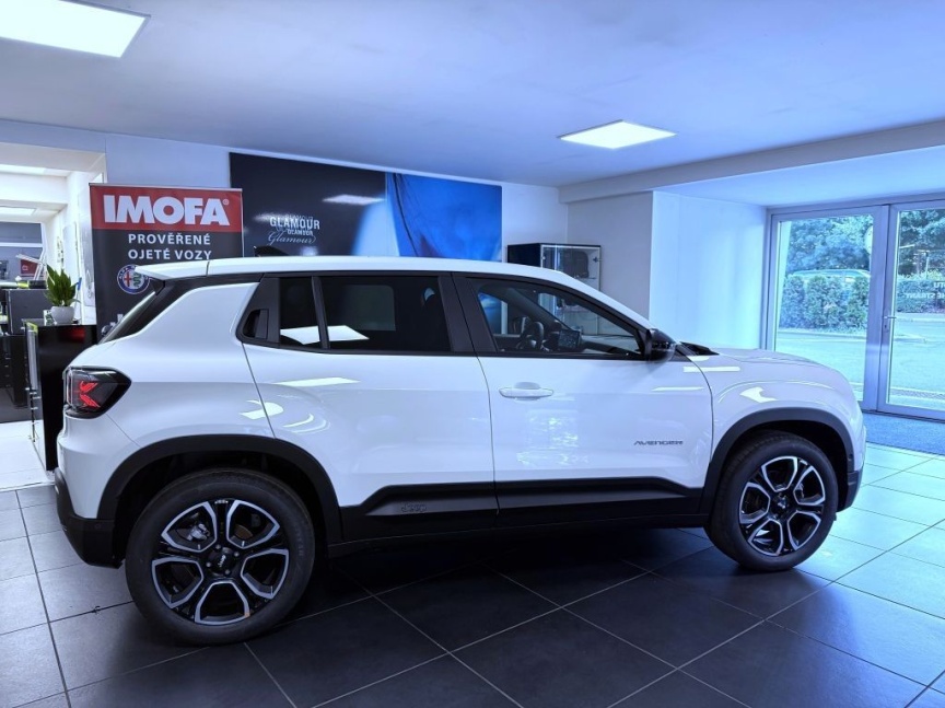 Jeep Avenger 1.2 T e-Hybrid AT 110k Summit *076*