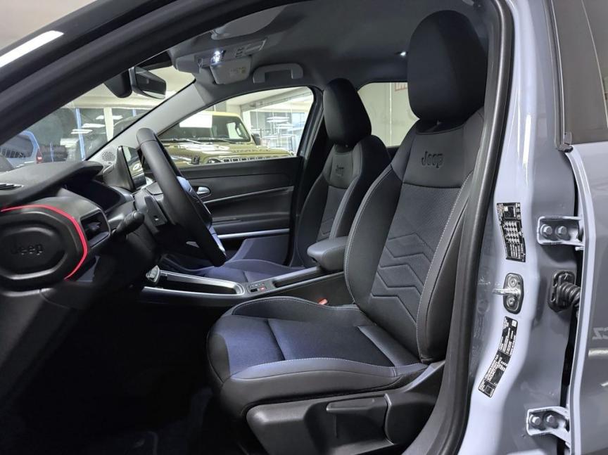 Jeep Avenger 1.2 T e-Hybrid AT 110k Summit *472* u